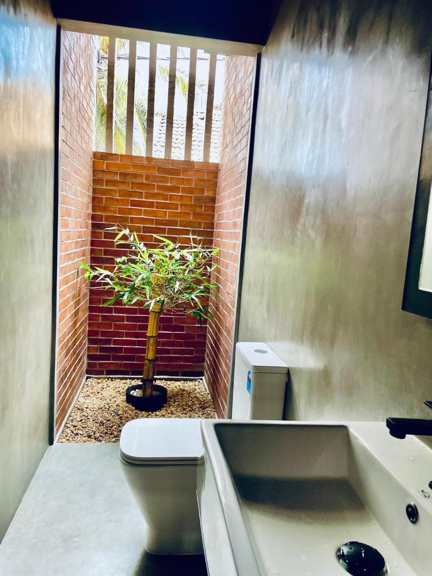 Negombo Morawala Beach Villa エクステリア 写真